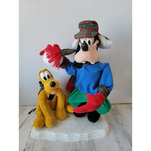 Santa's best goofy Pluto snowball fight animated motionette Xmas decor - Picture 3 of 16